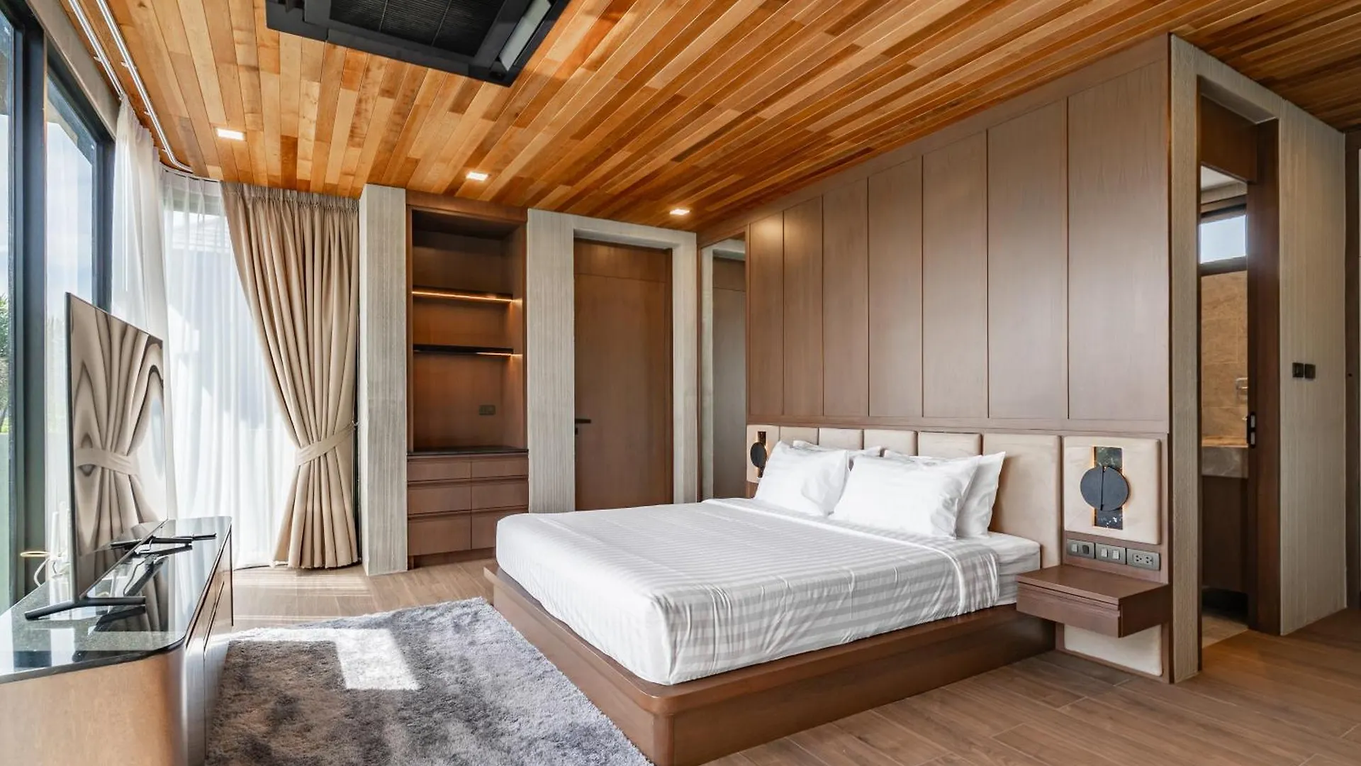 Chariot By Villacarte Layan Beach  Villa